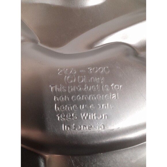 Wilton Cake Pans Winnie The Pooh And Tigger - Picture 7 of 8